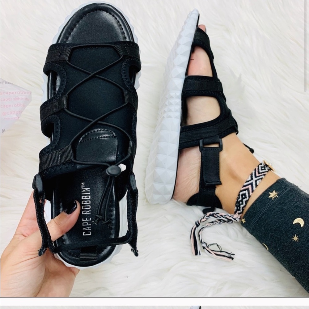 Black stretch sandals